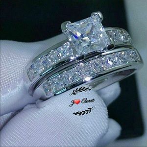 Gorgeous princess cut ring